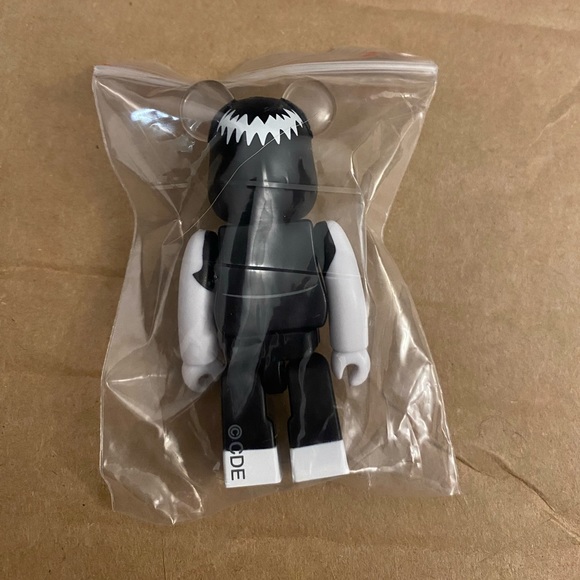 Medicom Series 45 Be@rbrick Horror “Emily the Strange” bearbrick - Picture 2 of 3